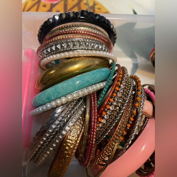 Y2k One Size Bracelets. THEY DONT NOT OPEN!!!! - Picture 2 of 4